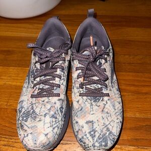 Women's Brooks Sneakers